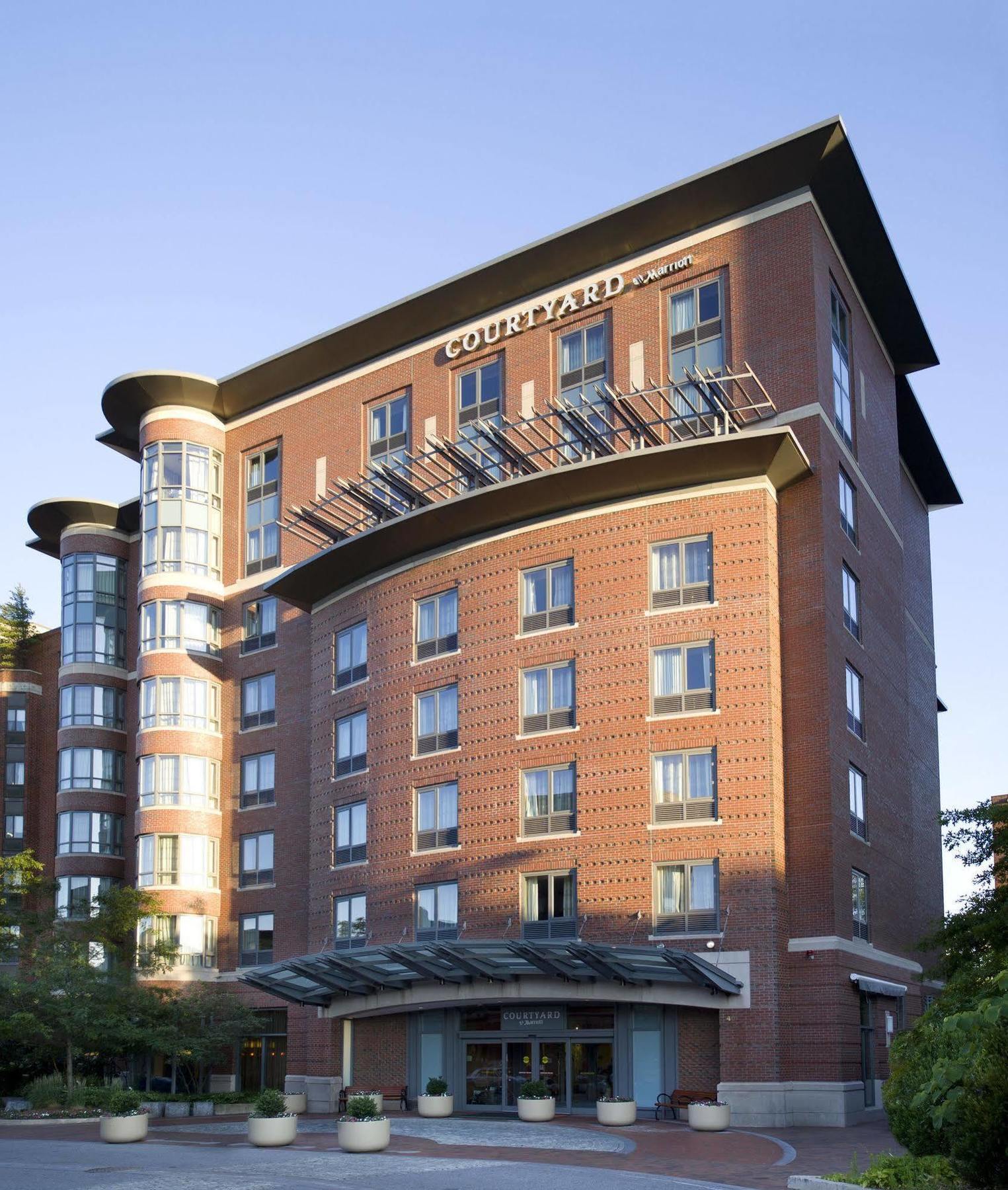 Courtyard By Marriott Boston Brookline Hotel Exterior photo