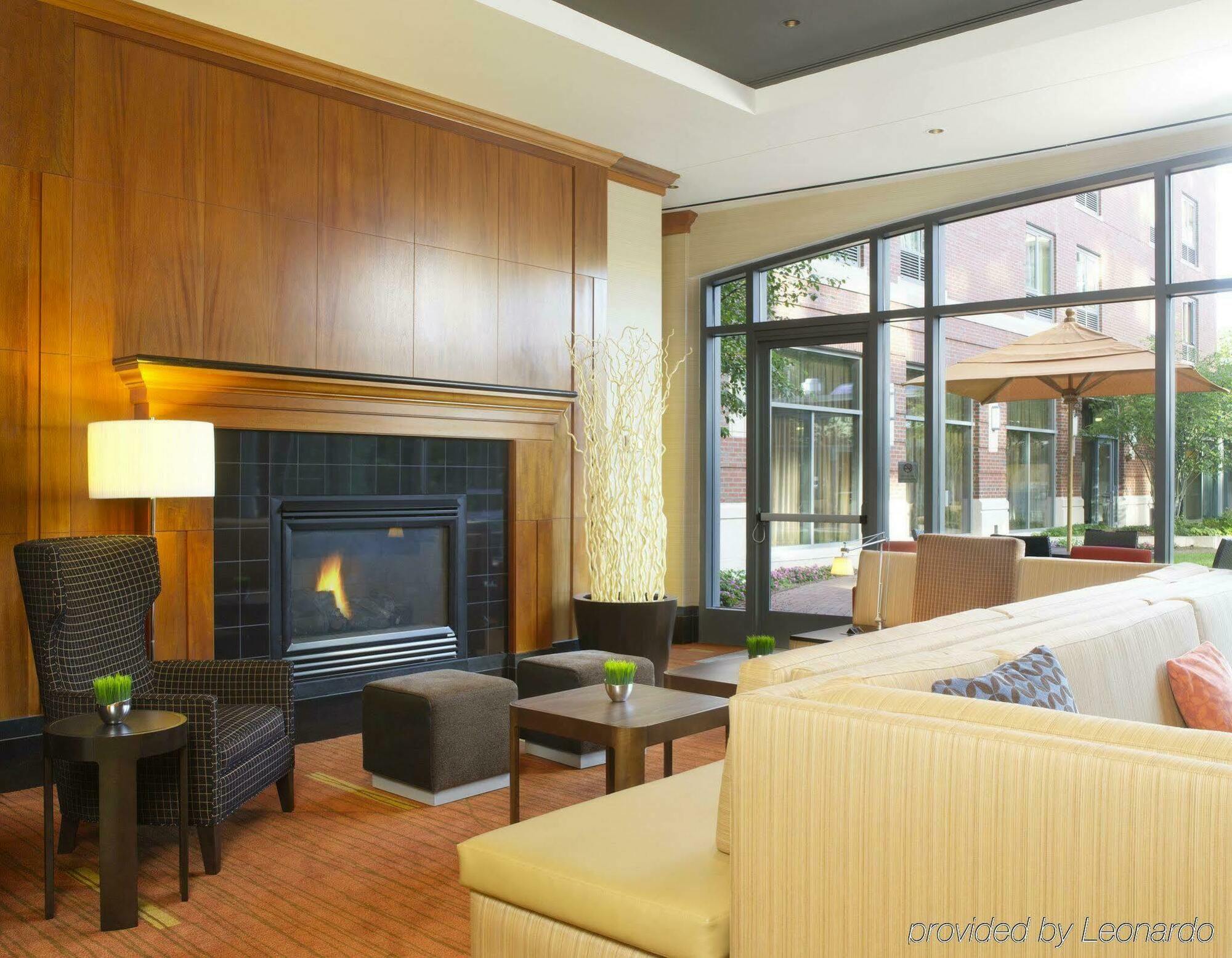 Courtyard By Marriott Boston Brookline Hotel Exterior photo